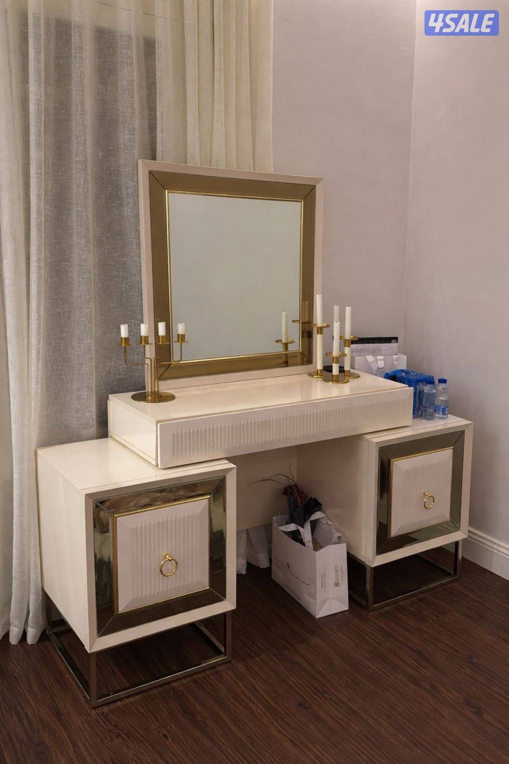 للبيع غرفة نوم من آت هوم وكبتات وسرير اطفال4