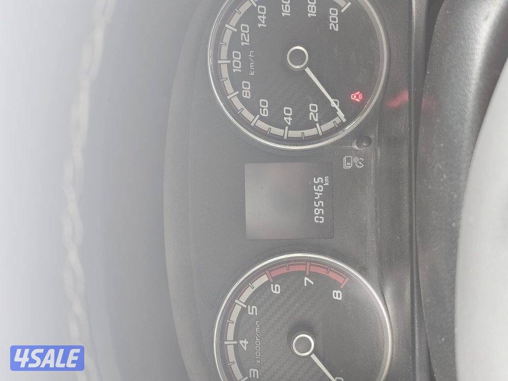 وانيت ميستوبيشي0