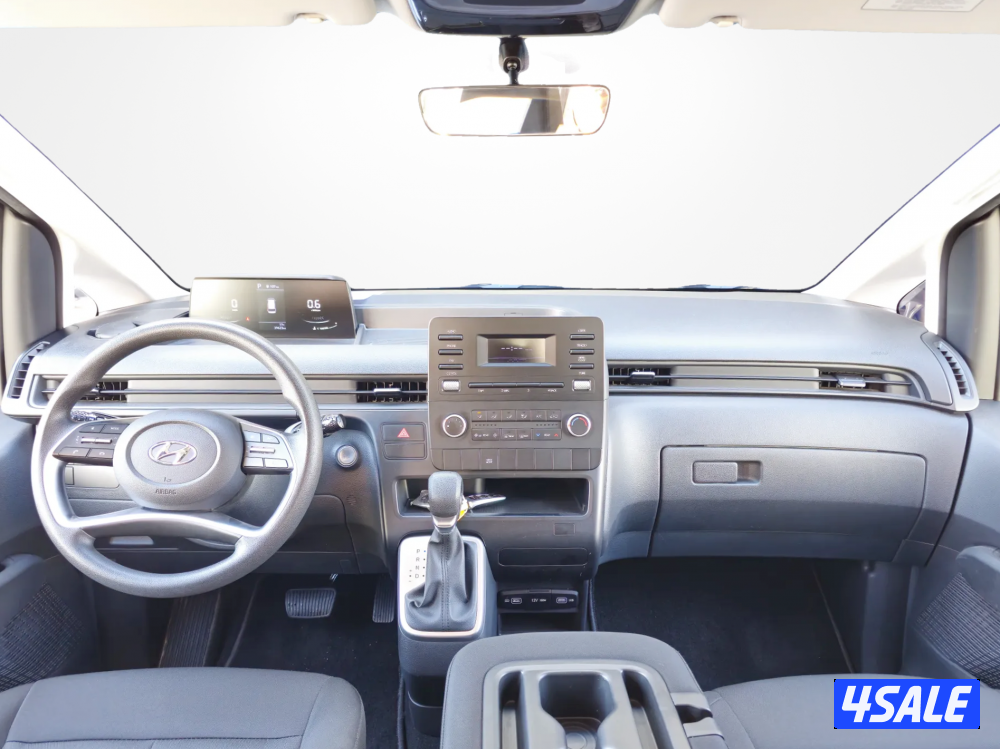 Hyundai Staria4