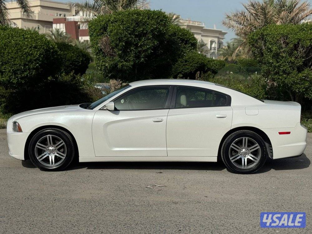 للبيع دوج تشارجر بحاله نادره جدا0