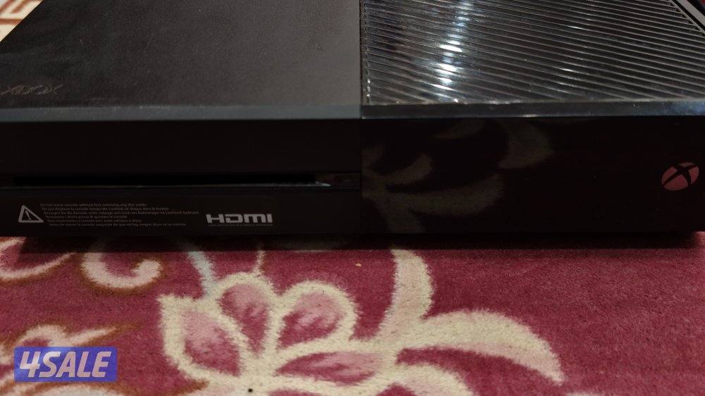 اكس بوكس ون نظيفه معاها يده احترافيه xbox one used clean with pro cont2