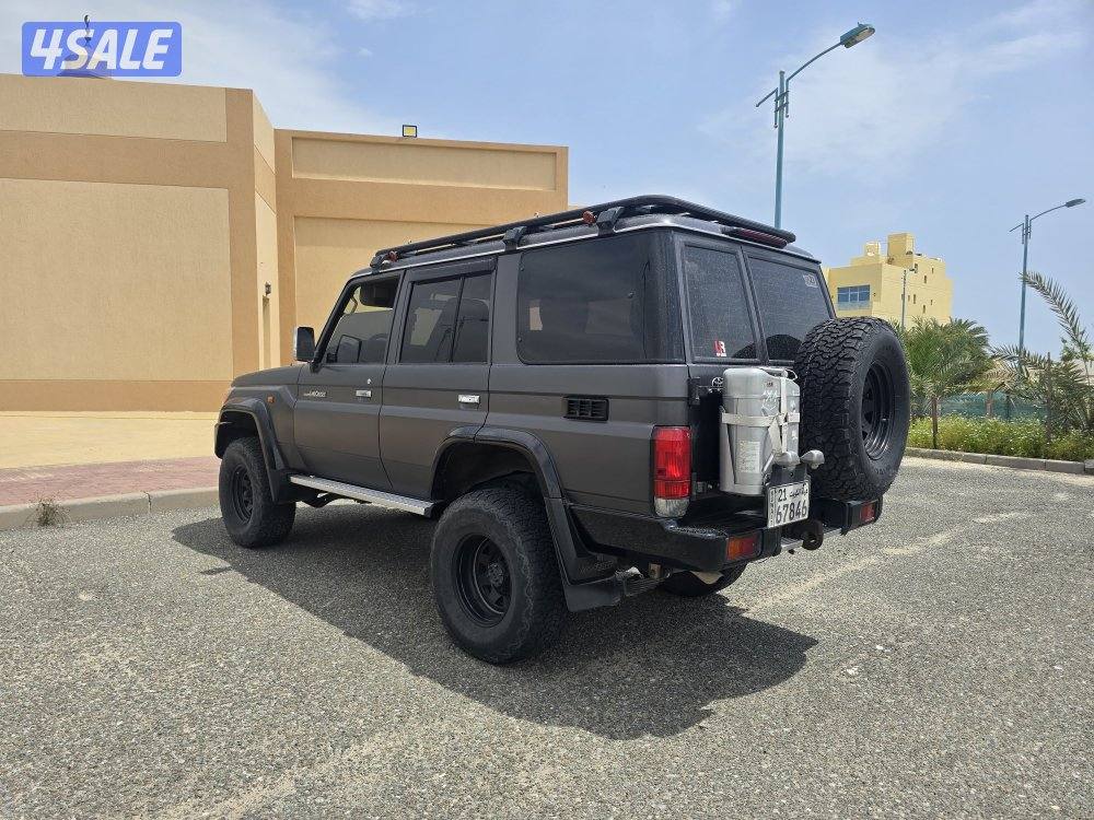 للبيع لاندكروزر  4WD موديل 2023 ماشي 105 قابل للزياده1