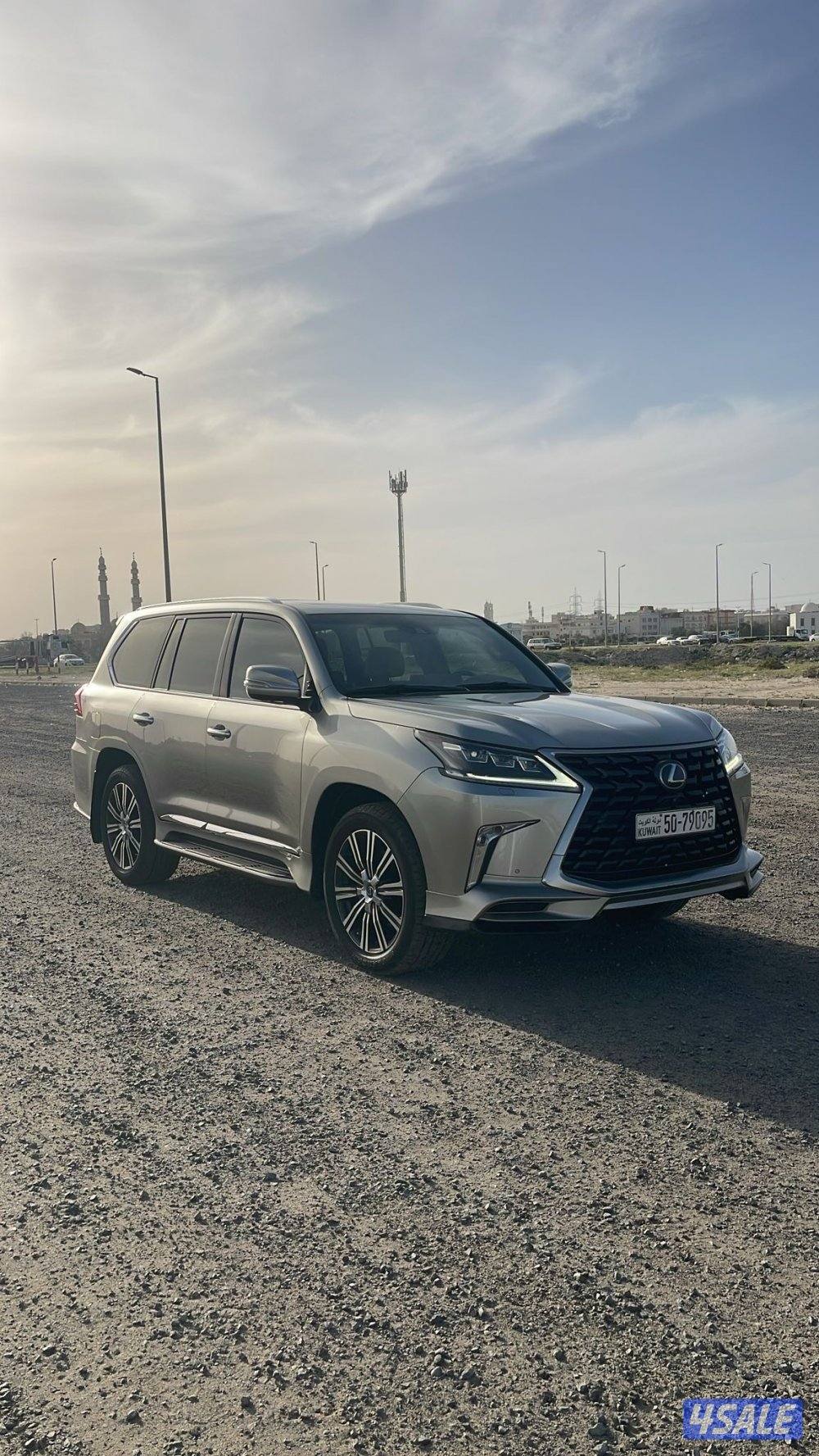 لكزس LX570 الساير 2021 بحاله الوكاله عداد 144 الف1