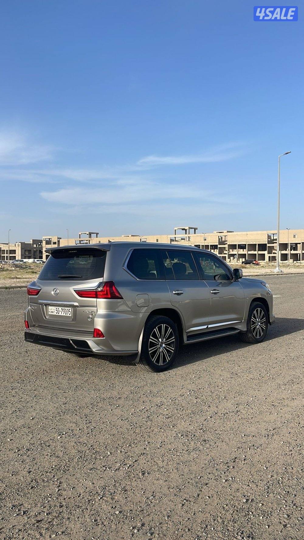 لكزس LX570 الساير 2021 بحاله الوكاله عداد 144 الف3