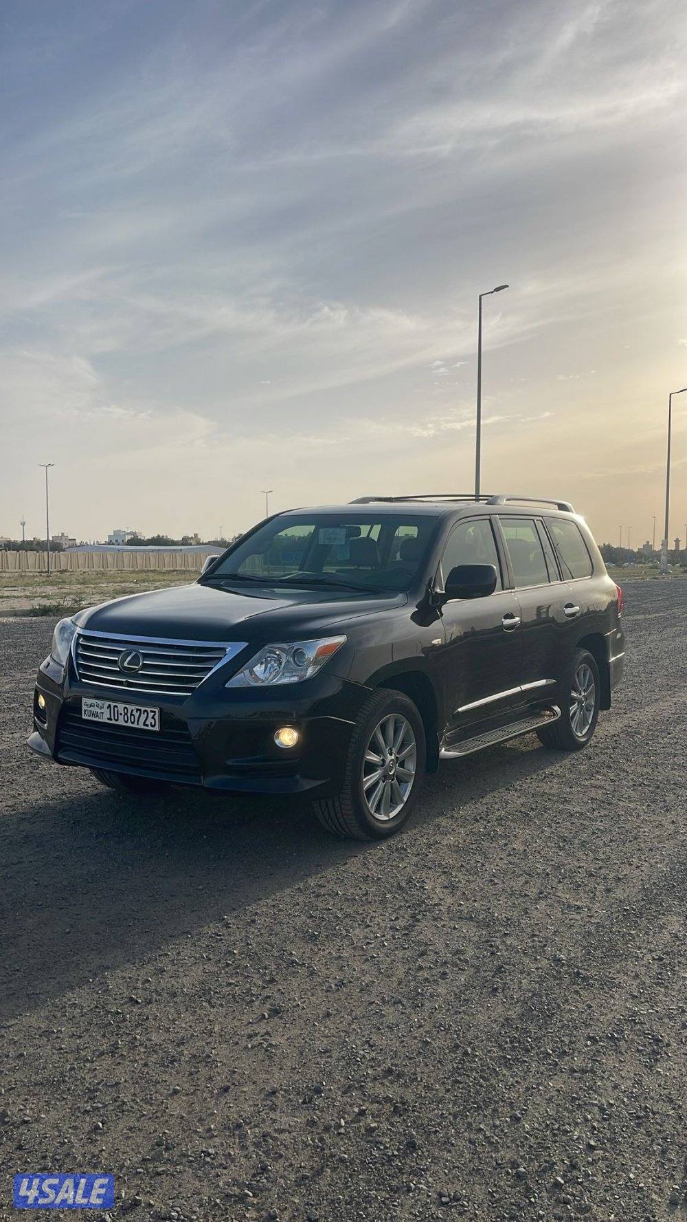 لكزس LX570 الساير 2011 بحاله نادره عداد 73 الف0