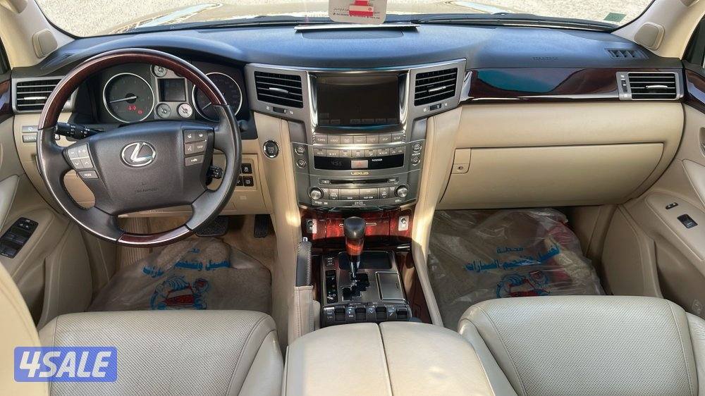 لكزس LX570 الساير 2011 بحاله نادره عداد 73 الف5