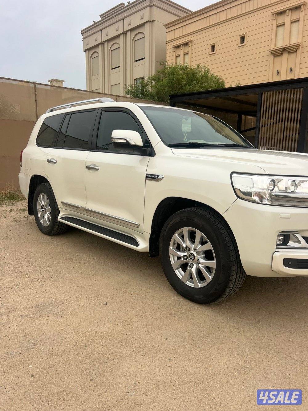 لاند كروز الساير 2020 عداد 190 الف1