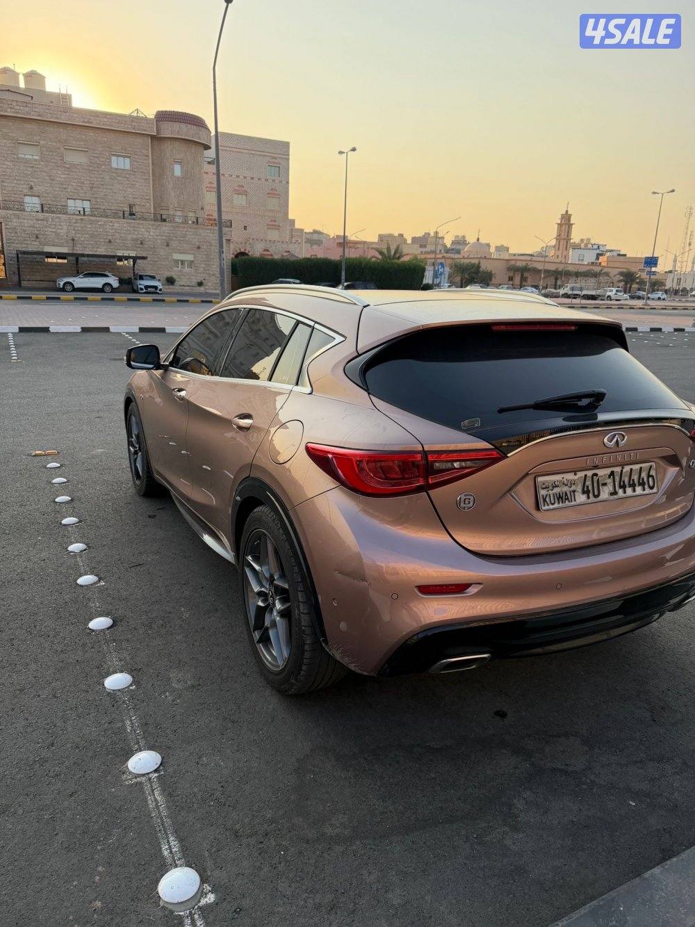 للبيع جيب انفنتي Q30 بحالة الوكالة1