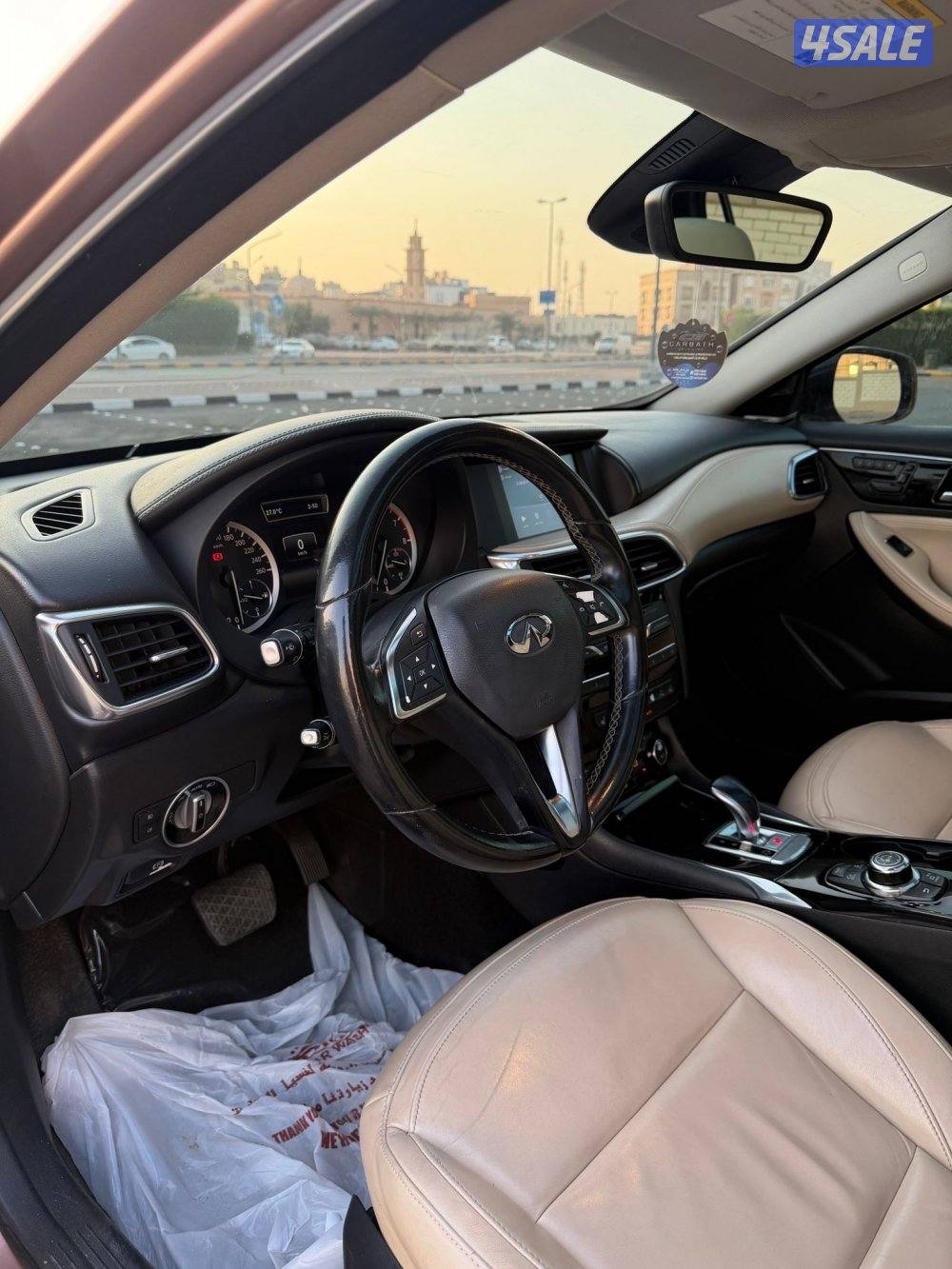 للبيع جيب انفنتي Q30 بحالة الوكالة5