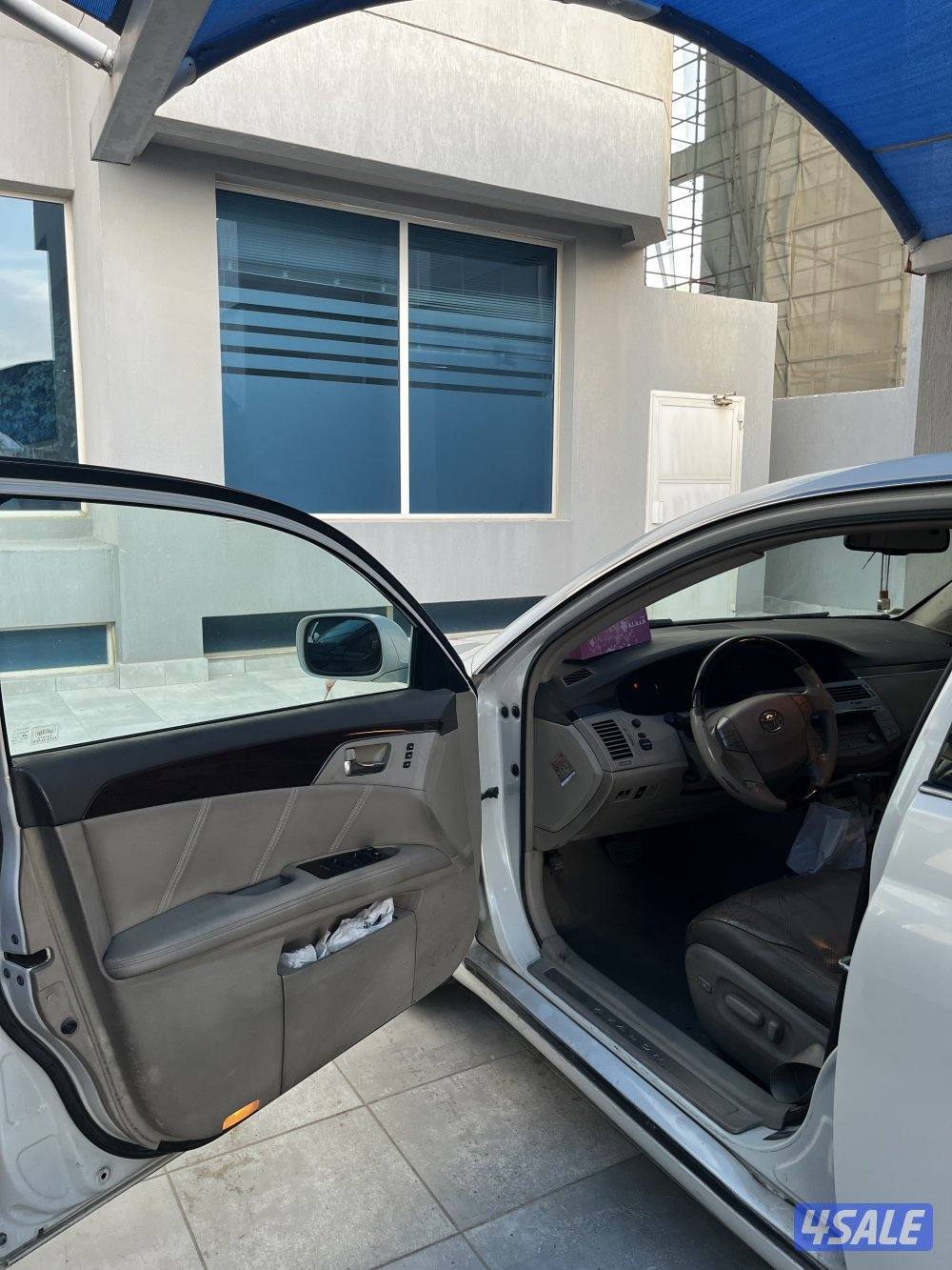 للبيع تويوتا افالون ٢٠١٠ مجددة بالكامل3