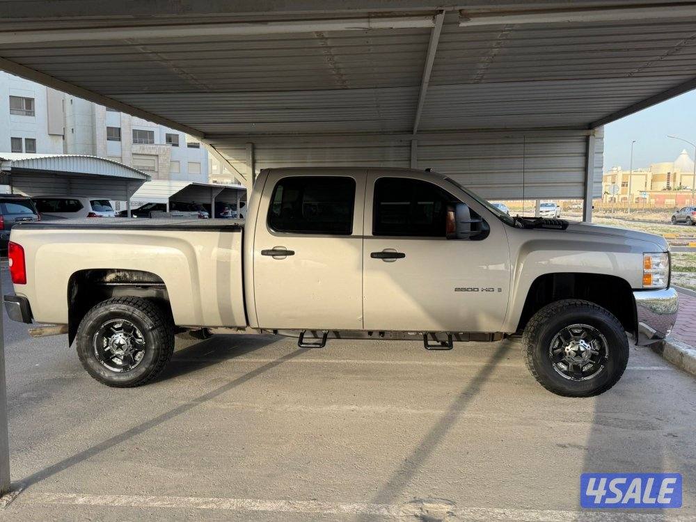 للبيع سلفرادو 2008HD غمارتين دبل 8براغي4