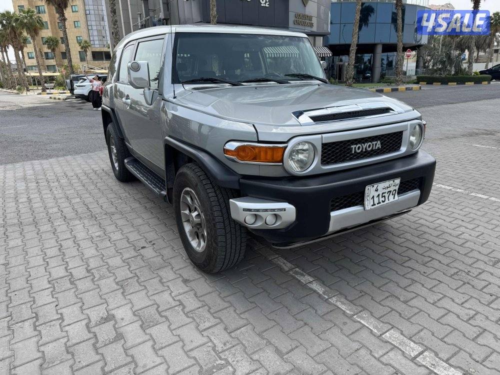 2012 FJ Cruiser in a very good condition0