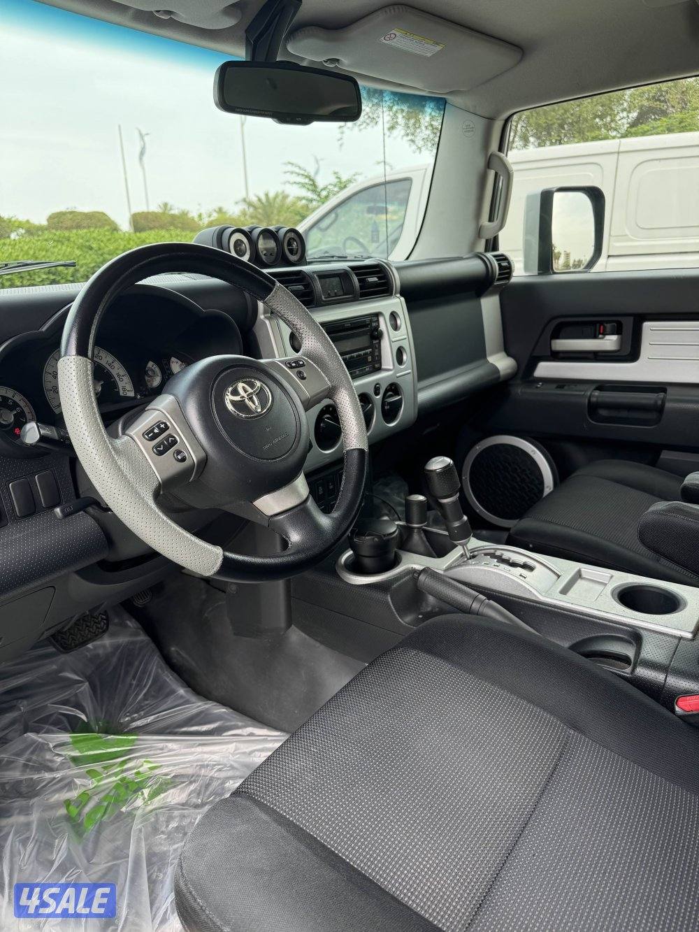 2012 FJ Cruiser in a very good condition1