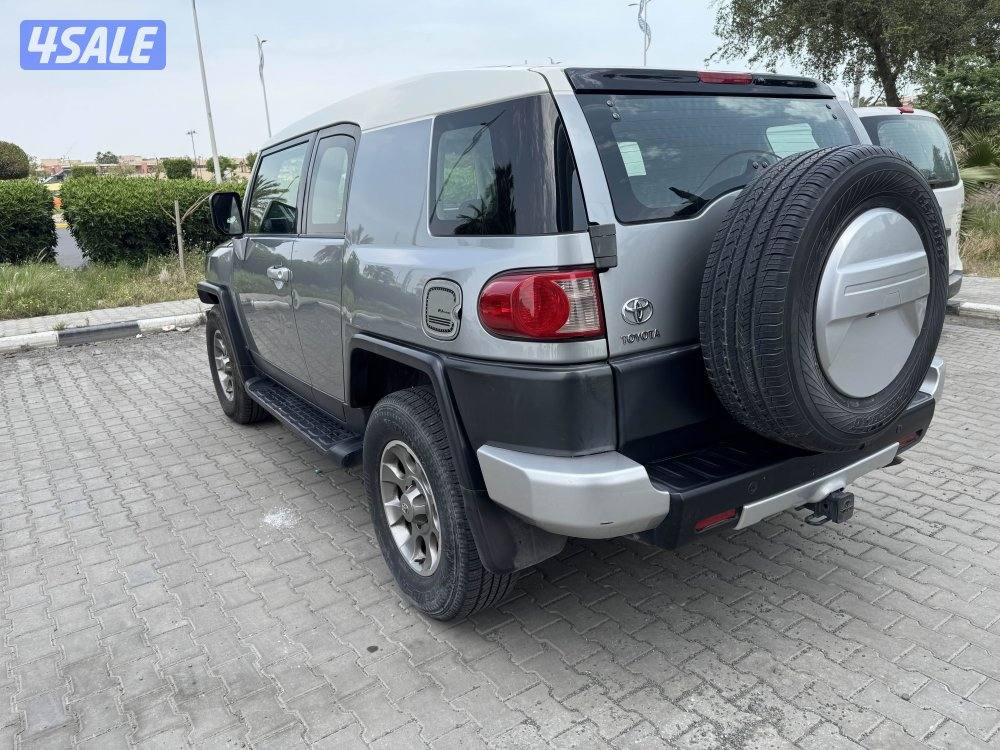 2012 FJ Cruiser in a very good condition3