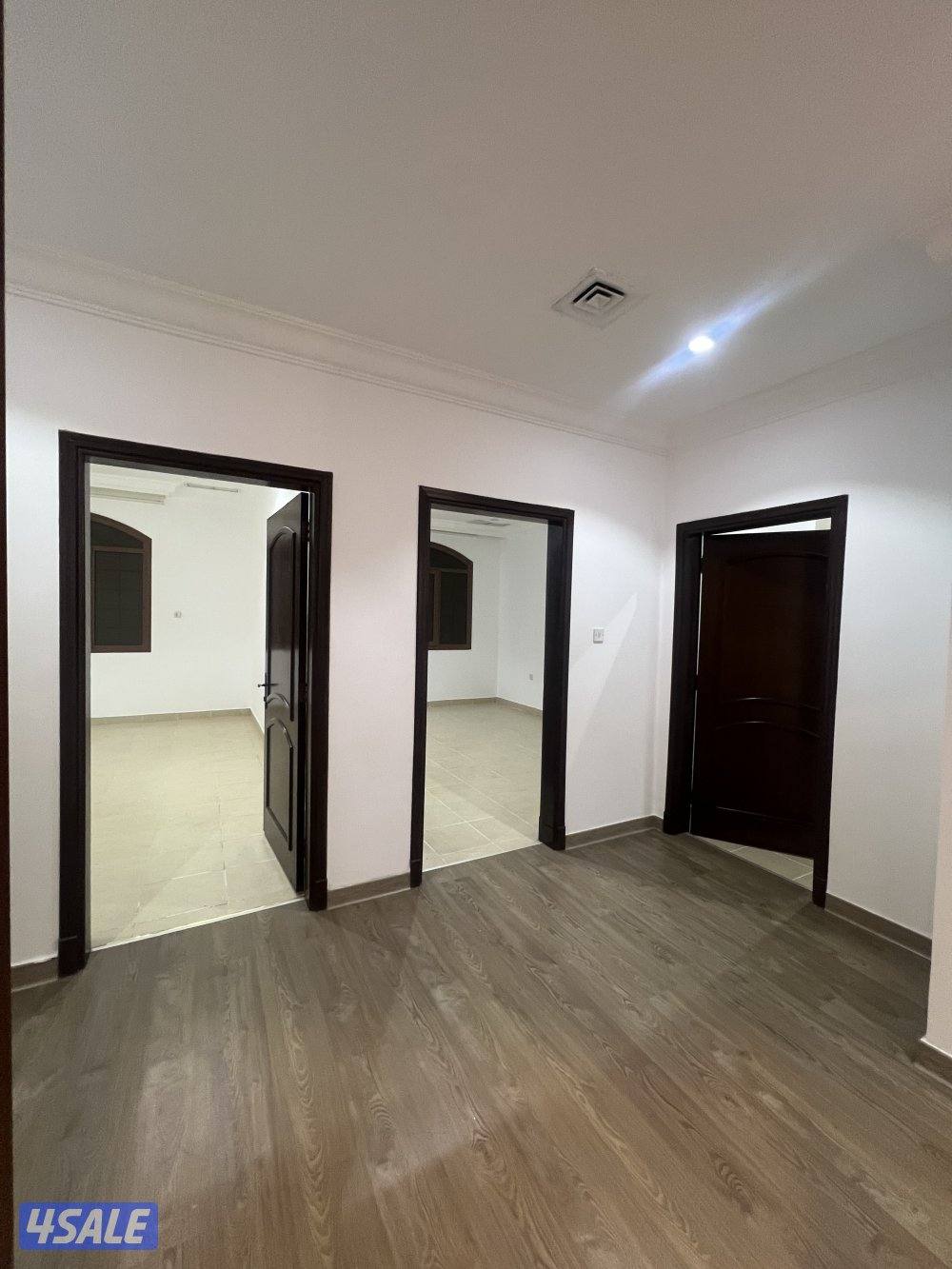 للإيجار شقة ممتازة بغرب مشرف ٣ غرف نوم1