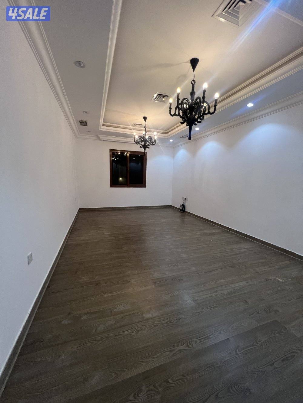 للإيجار شقة ممتازة بغرب مشرف ٣ غرف نوم2