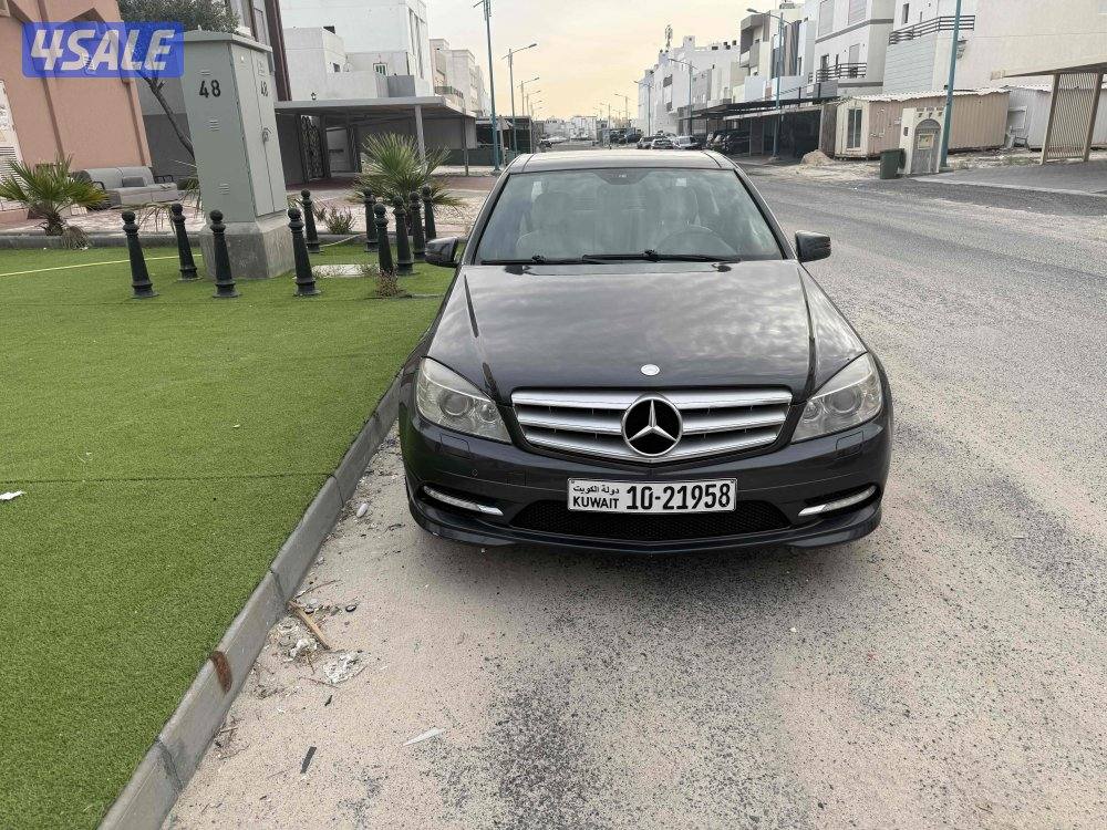 للبيع مرسيدس c200  بحاله ممتازه وشرط الفحص7