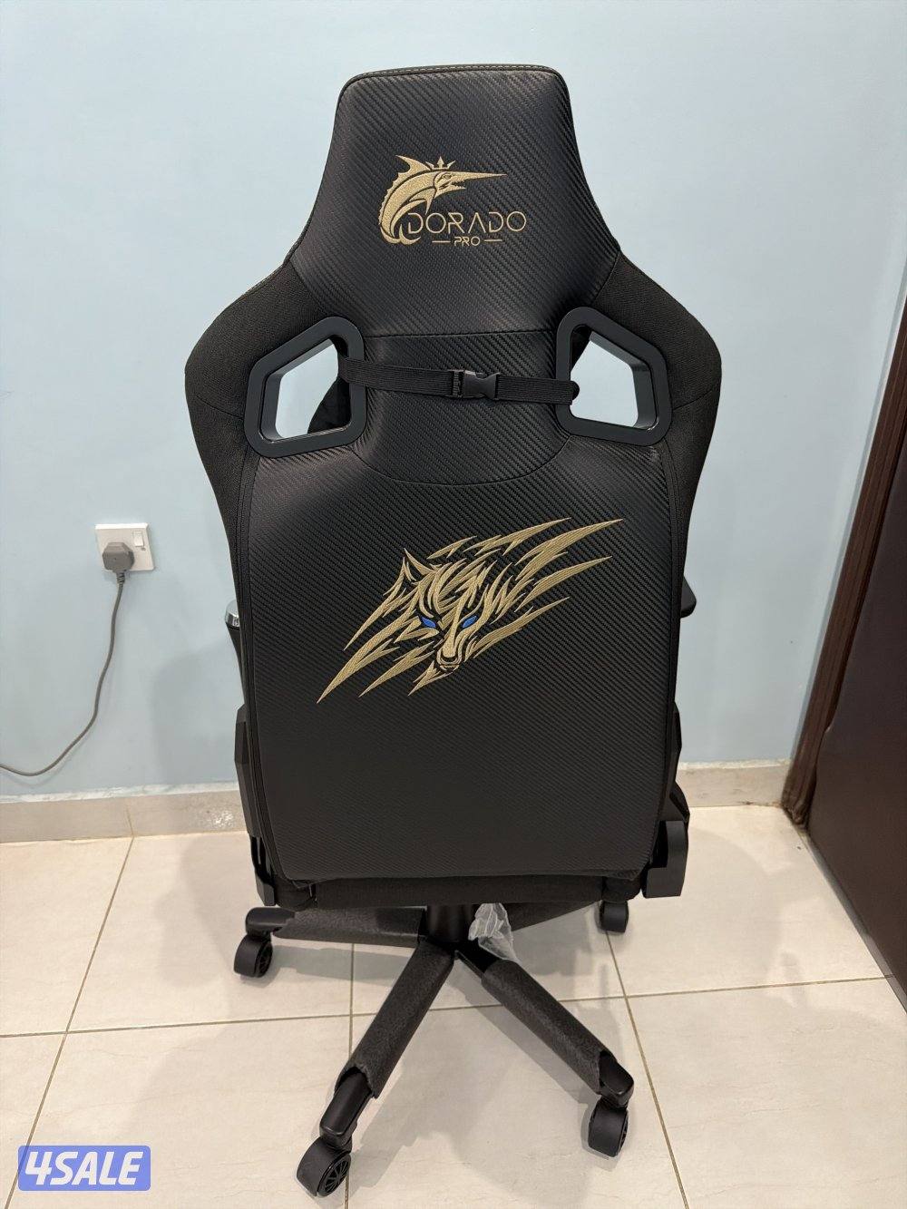 كرسي جحم كبير قيمنق ونظيف جداً سبوع صارله عندي وماعندي مكان2