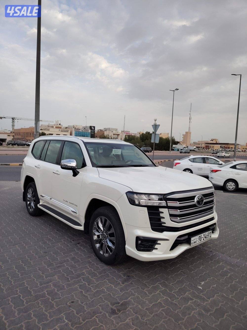 لاند كروز 2024 ايرو اس تون تيربو بحاله الوكاله عداد 17 الف0