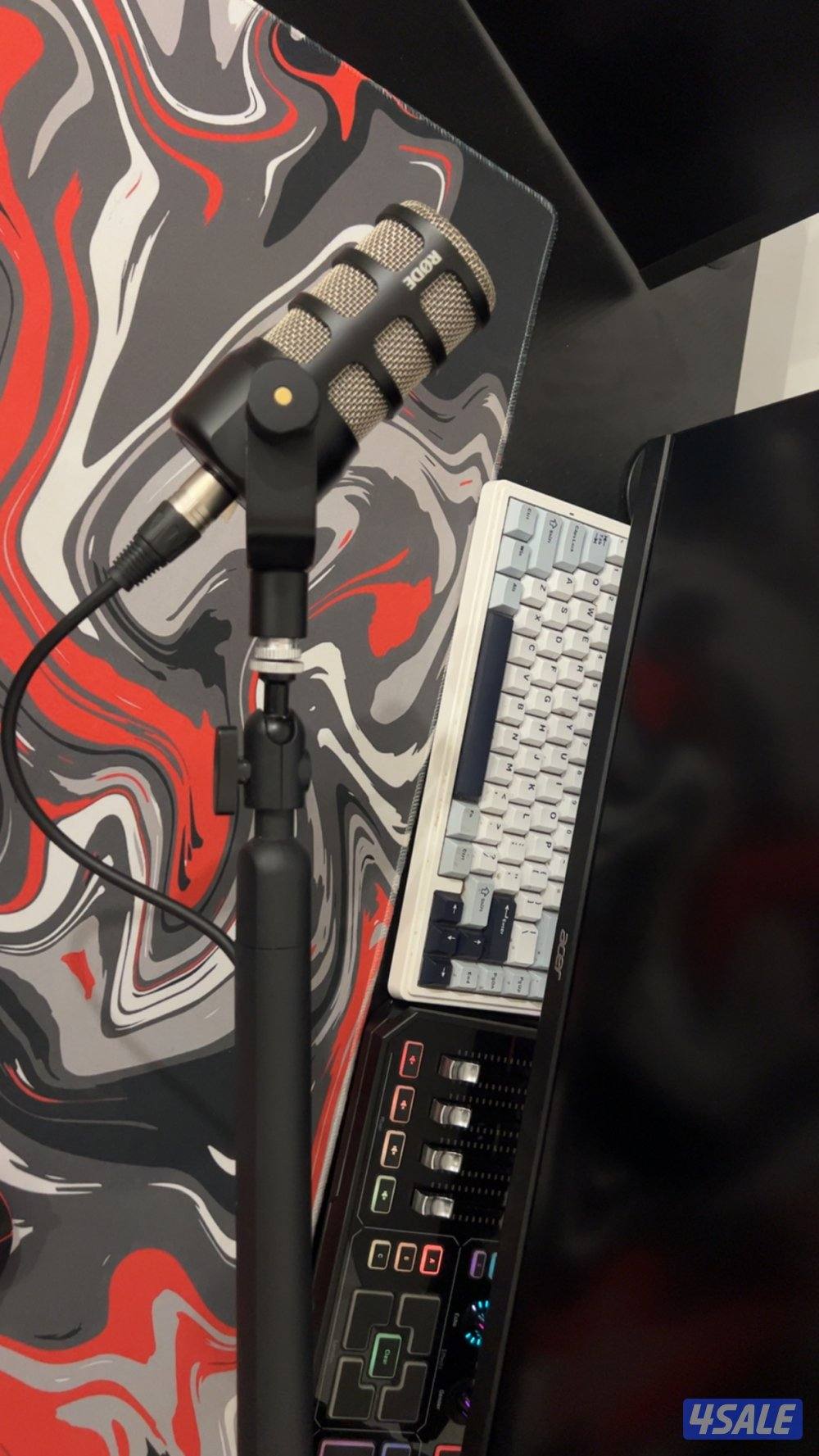 للبيع مكسر goxlr الكبير مع مايك رود و ستاند المايك و واير xlr0