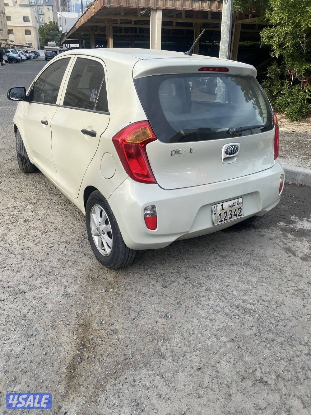 كيا نظيف جدا ماشي ١٤٠ الف فقط4