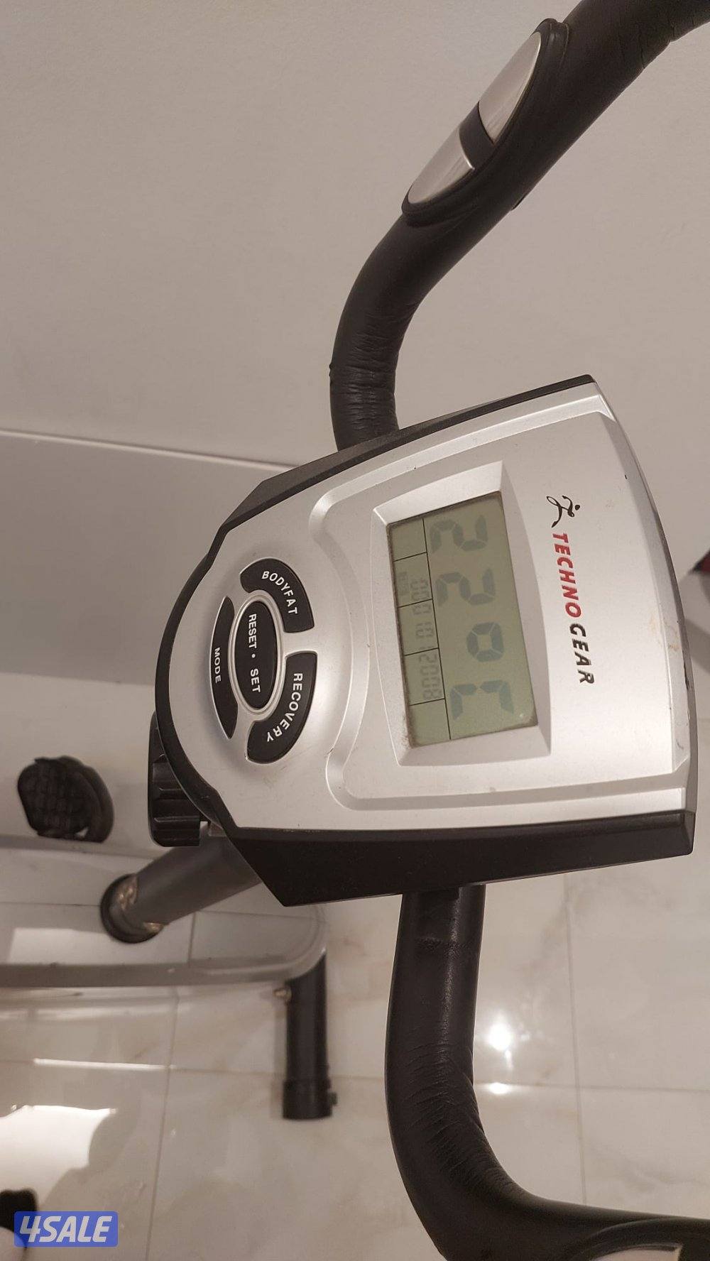 للبيع دراجة رياضية منزلية بحالة ممتازة1