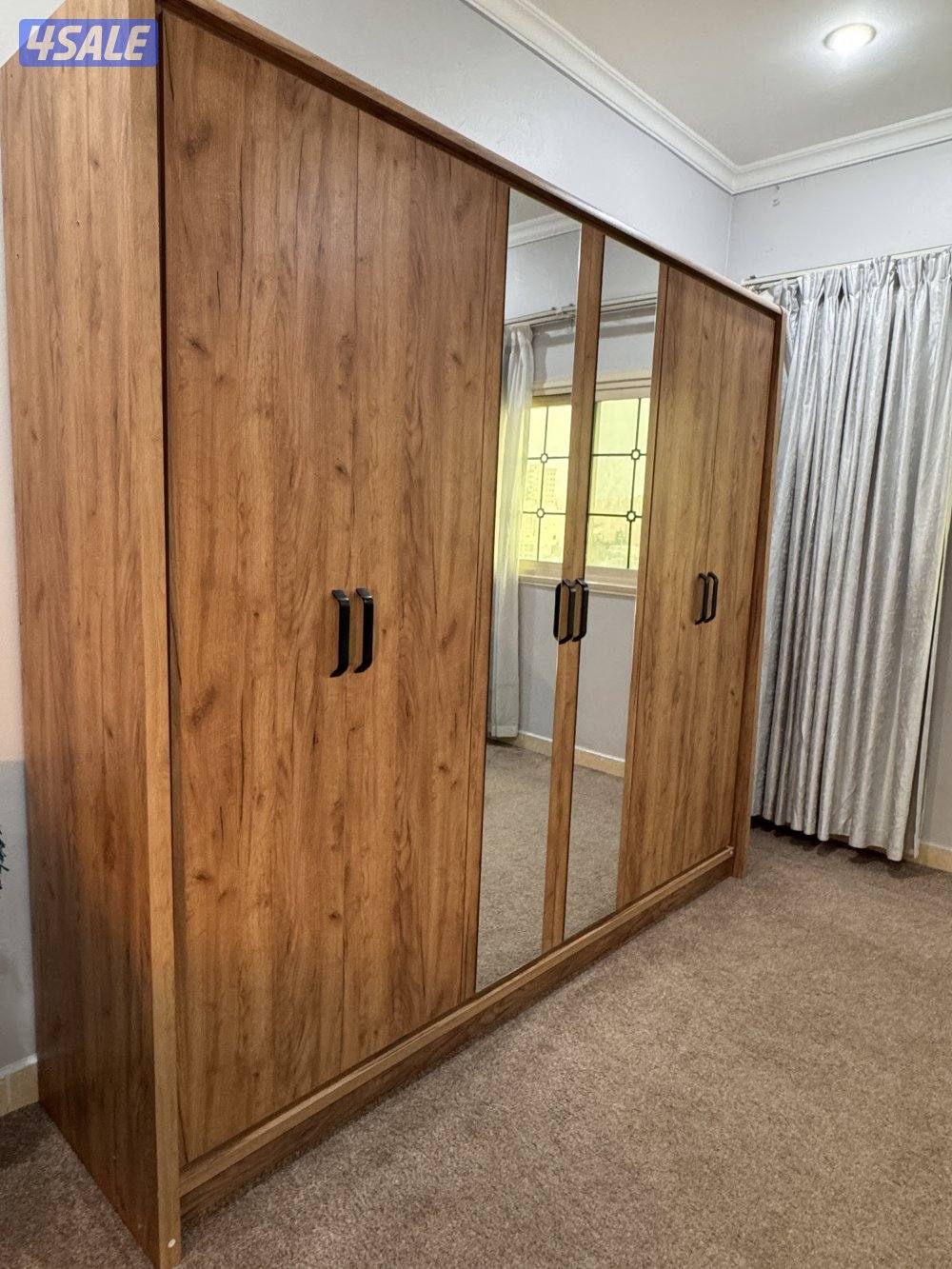 QURTOBA Elegant Wooden Wardrobe with Mirror | 4 Door | Premium Design2