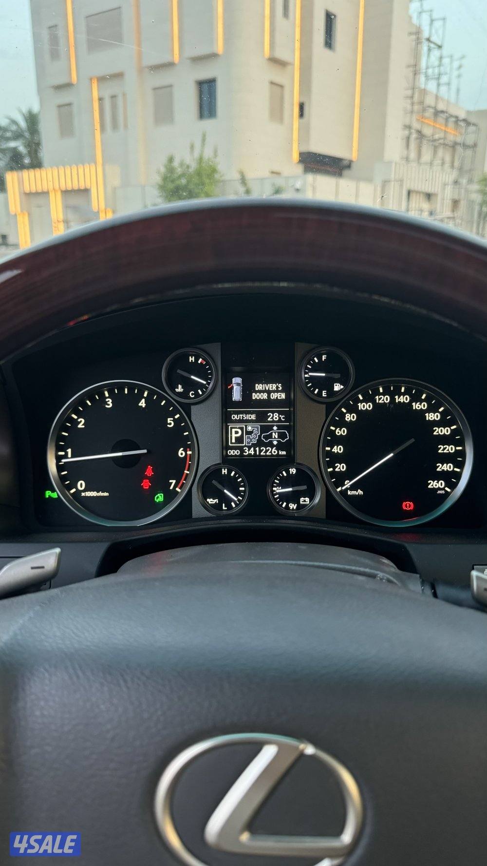 للبيع لكزس LX570 الدرجة الاولى صبغ وكالة7