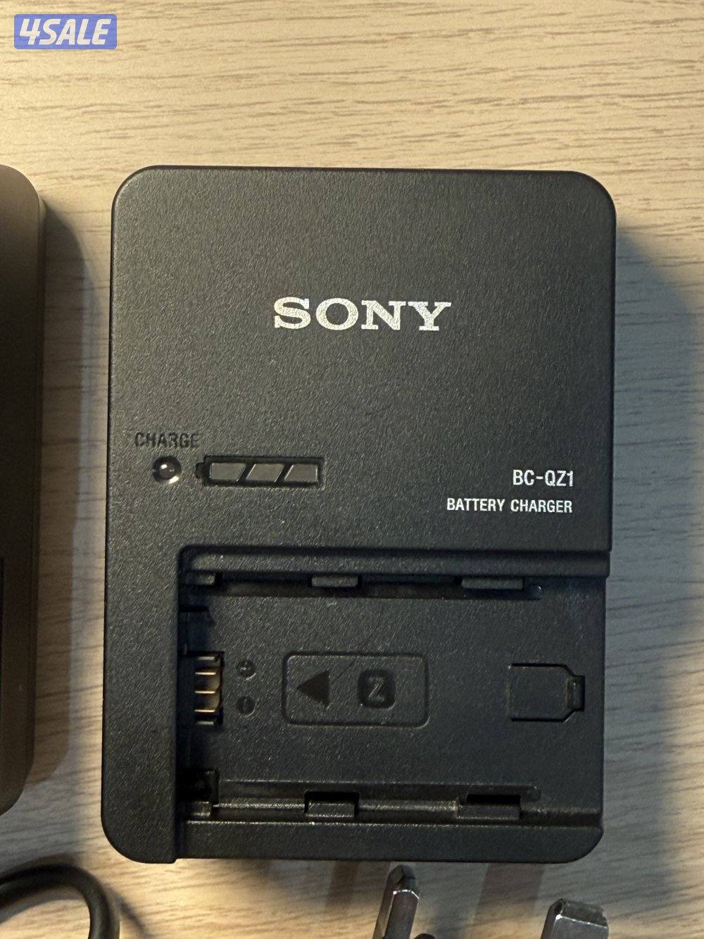 للبيع Sony BC-QZ1 أصلي شاحن بطاريات NP-FZ1001