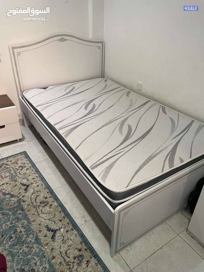 أثاث وأجهزة للبيع لدواعي السفر0