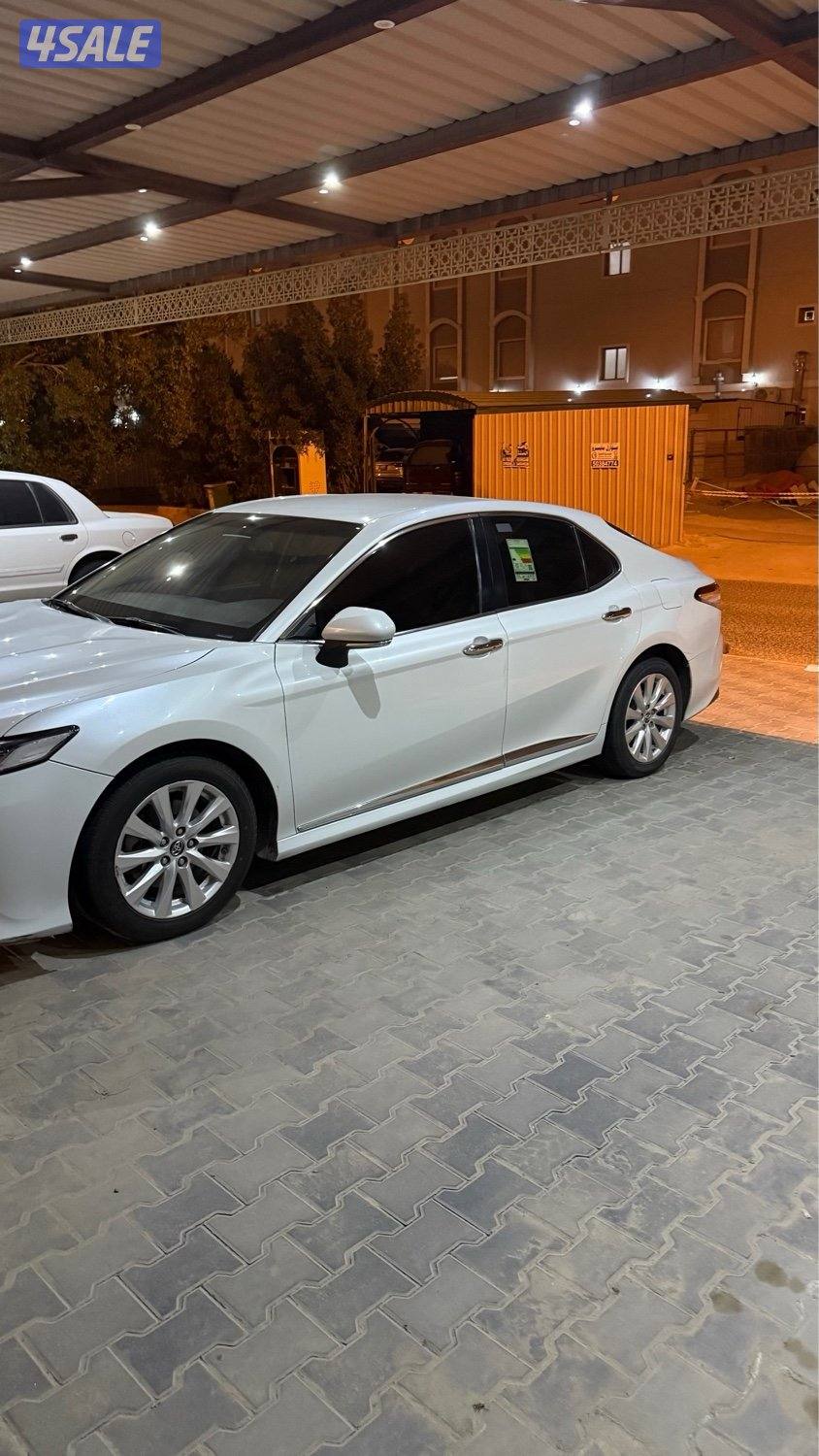 للبيع كامري ٢٠١٨ ممشى ٣١٠ صبغ وكاله الا مدقر خلفي الرقم1