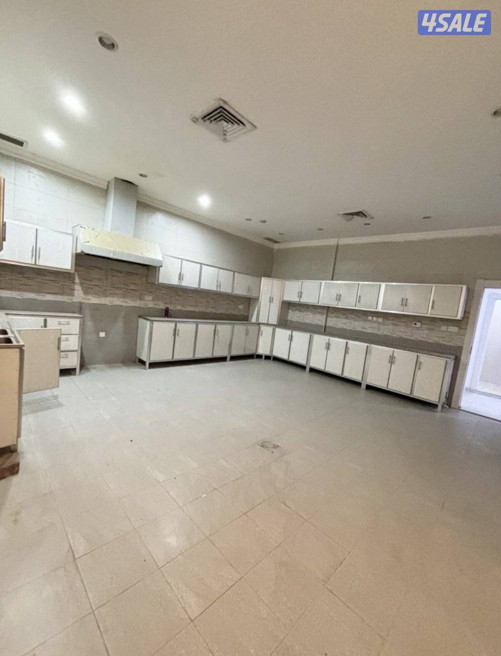 للايجار دوبلكس ارضي واول من فيلا في جابر الاحمد0