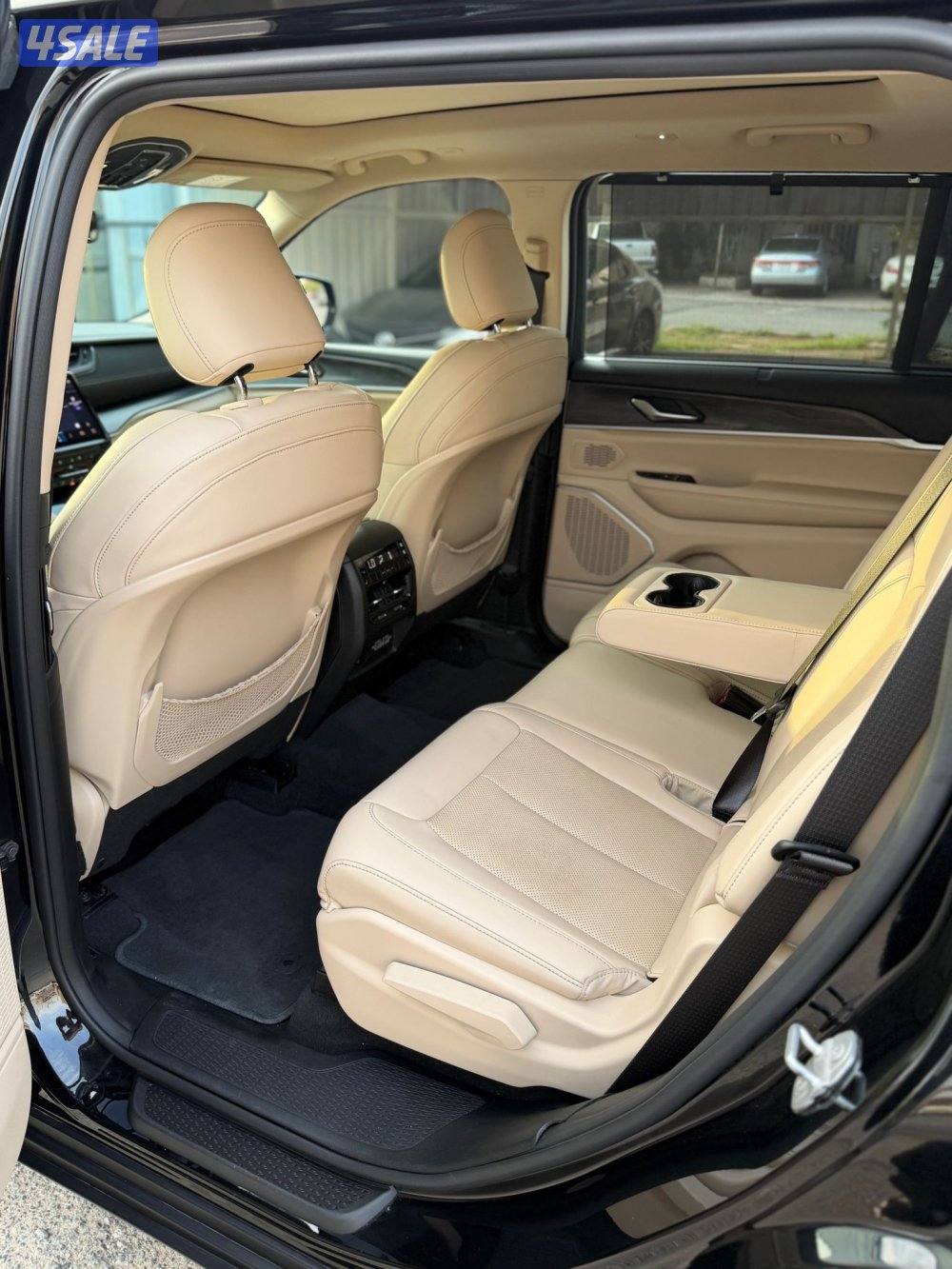 جراند شيروكي L م 2022 اعلى فئة8