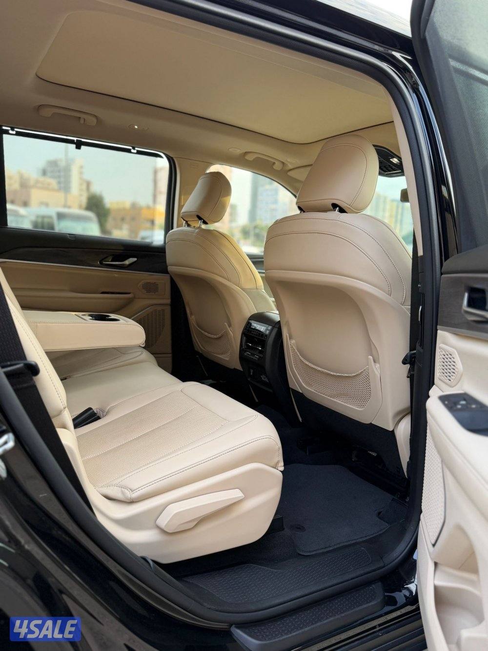 جراند شيروكي L م 2022 اعلى فئة11