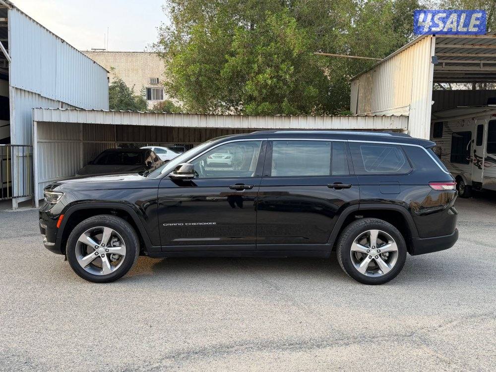 جراند شيروكي L م 2022 اعلى فئة12