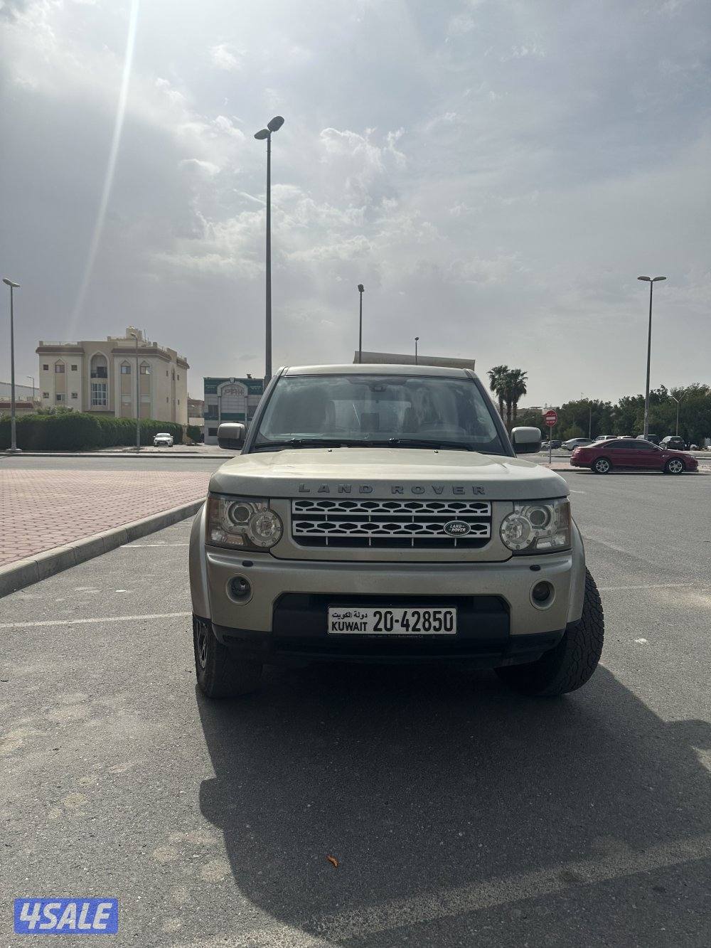 لاند روفر LR44