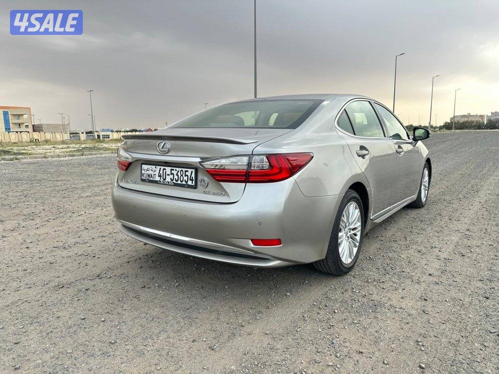 لكزس ES 250 موديل ٢٠١٧ الدرجة الأولى بحالة الوكالة5