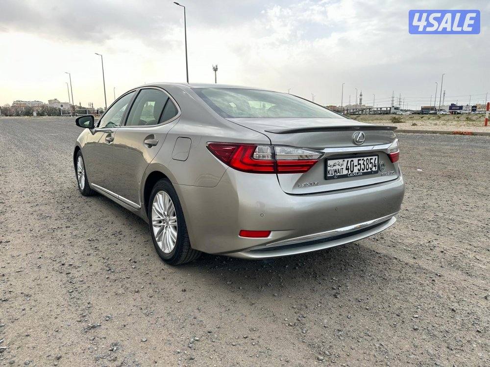 لكزس ES 250 موديل ٢٠١٧ الدرجة الأولى بحالة الوكالة6