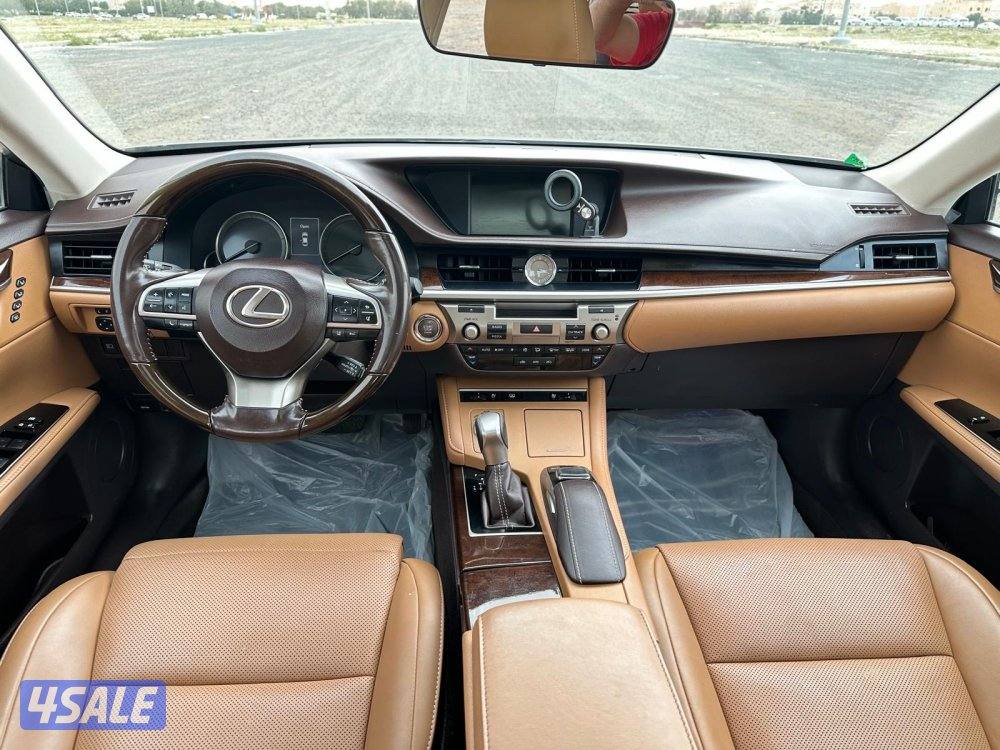لكزس ES 250 موديل ٢٠١٧ الدرجة الأولى بحالة الوكالة9
