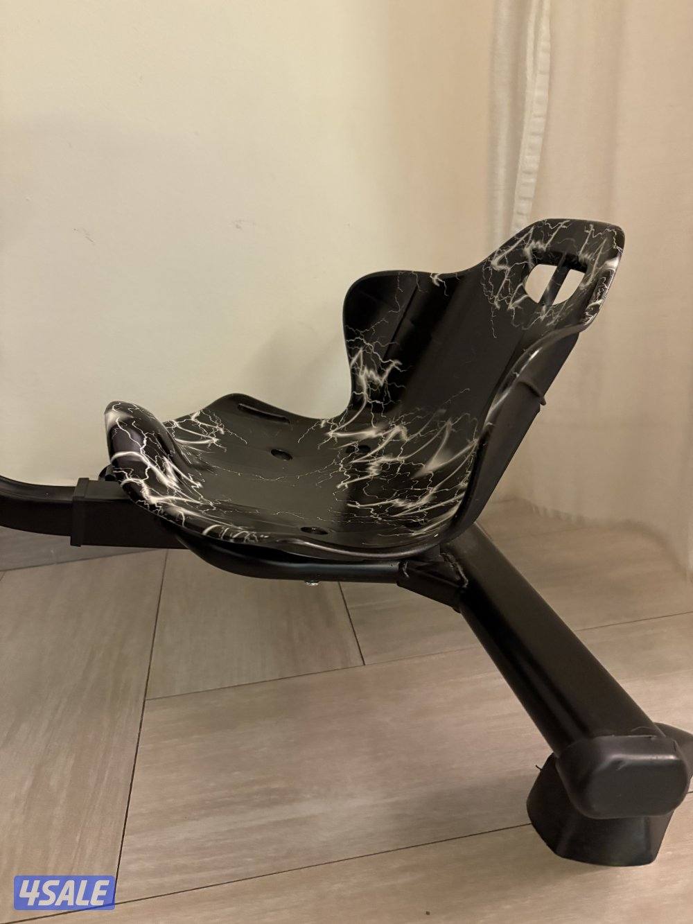 سيكل درفت لون اسود و أبيض2