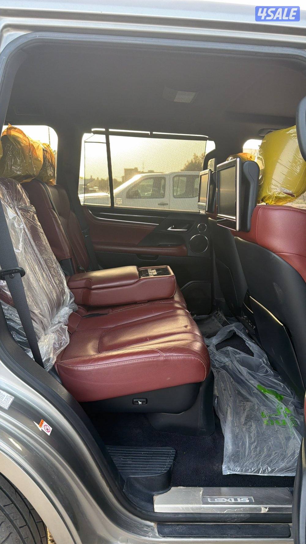 جيب لكزس 20164