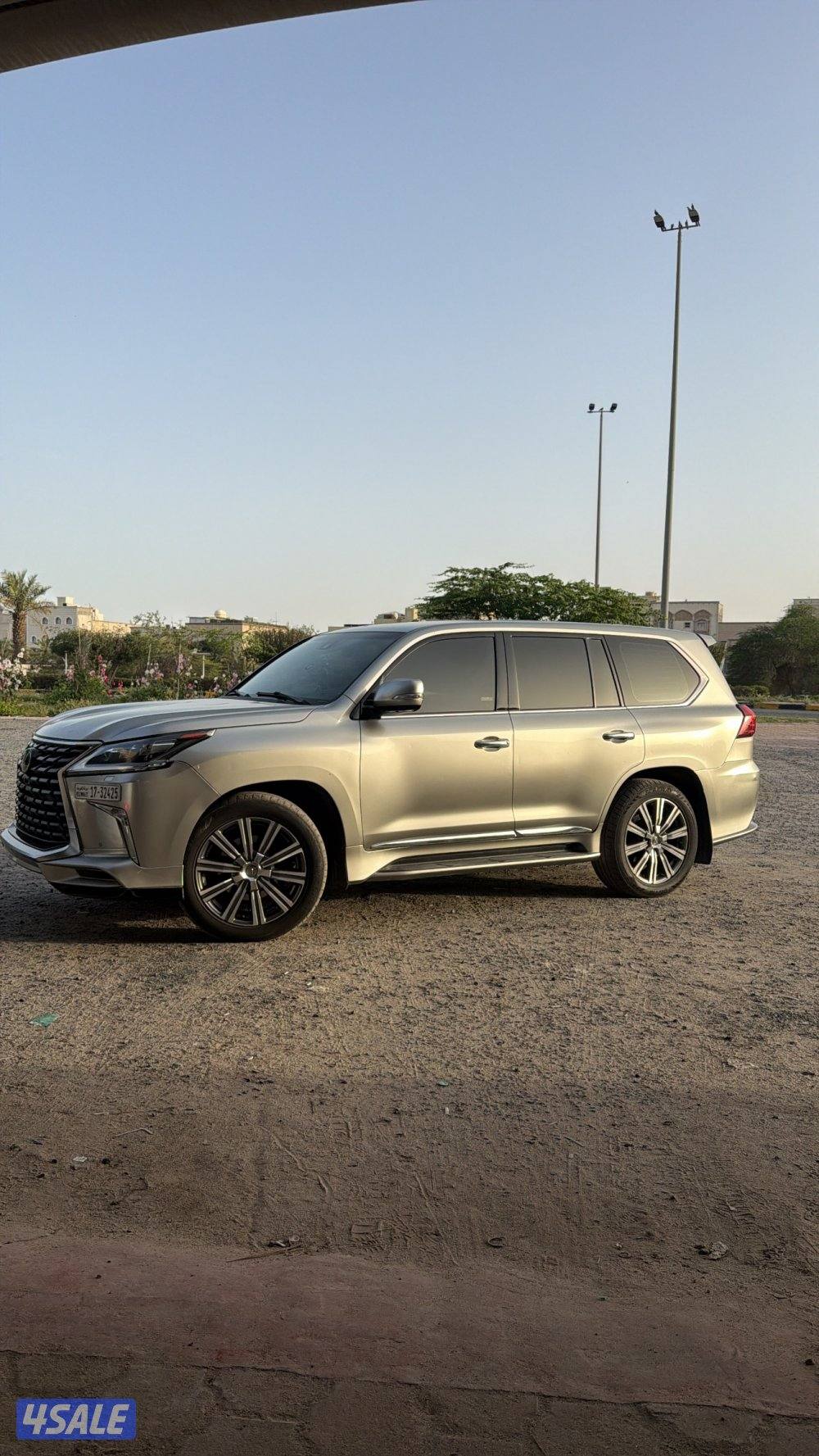 جيب لكزس 20166