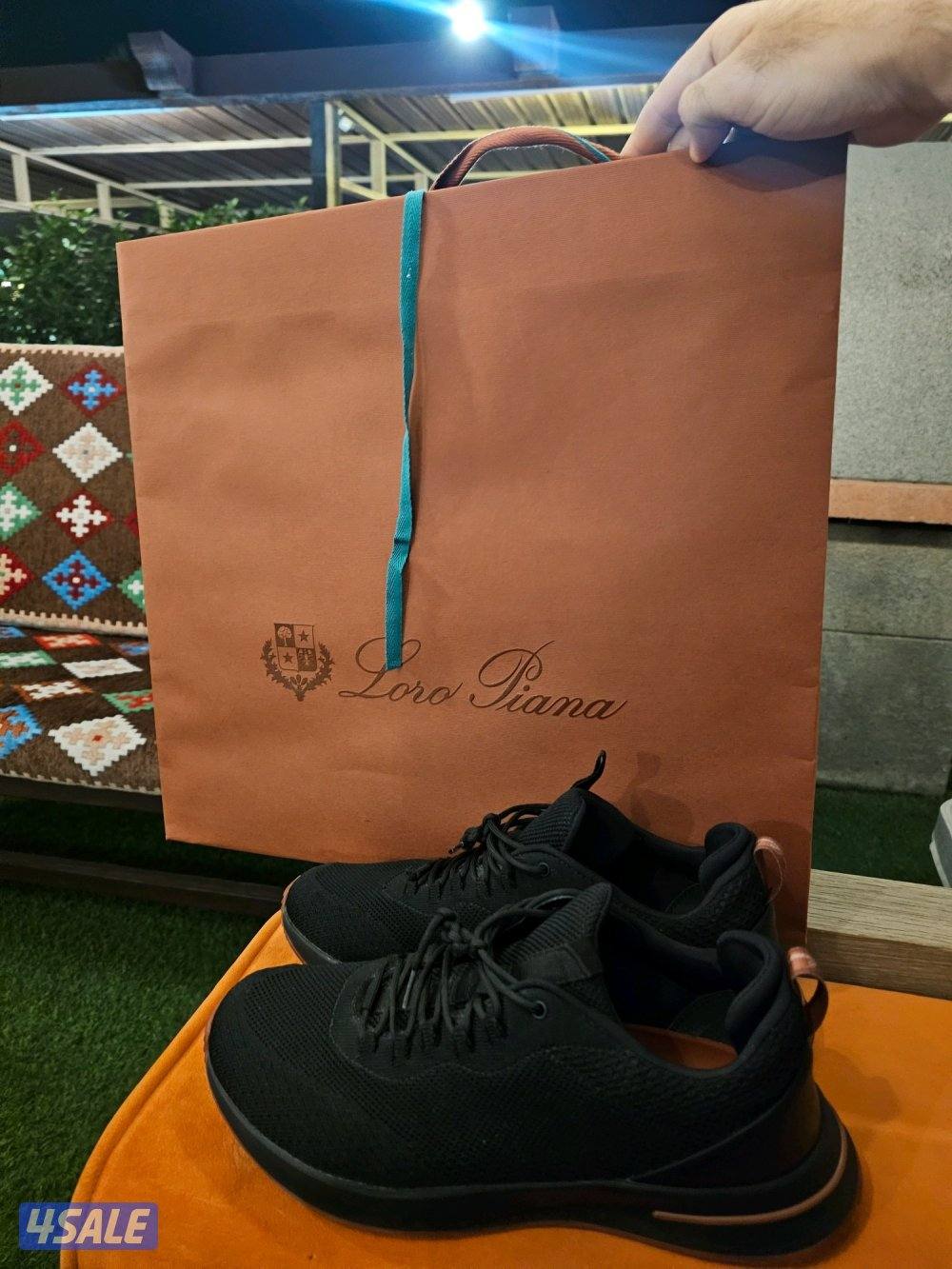 للبيع جوتي لوروبيانا اصلي مقاس ٤٢0