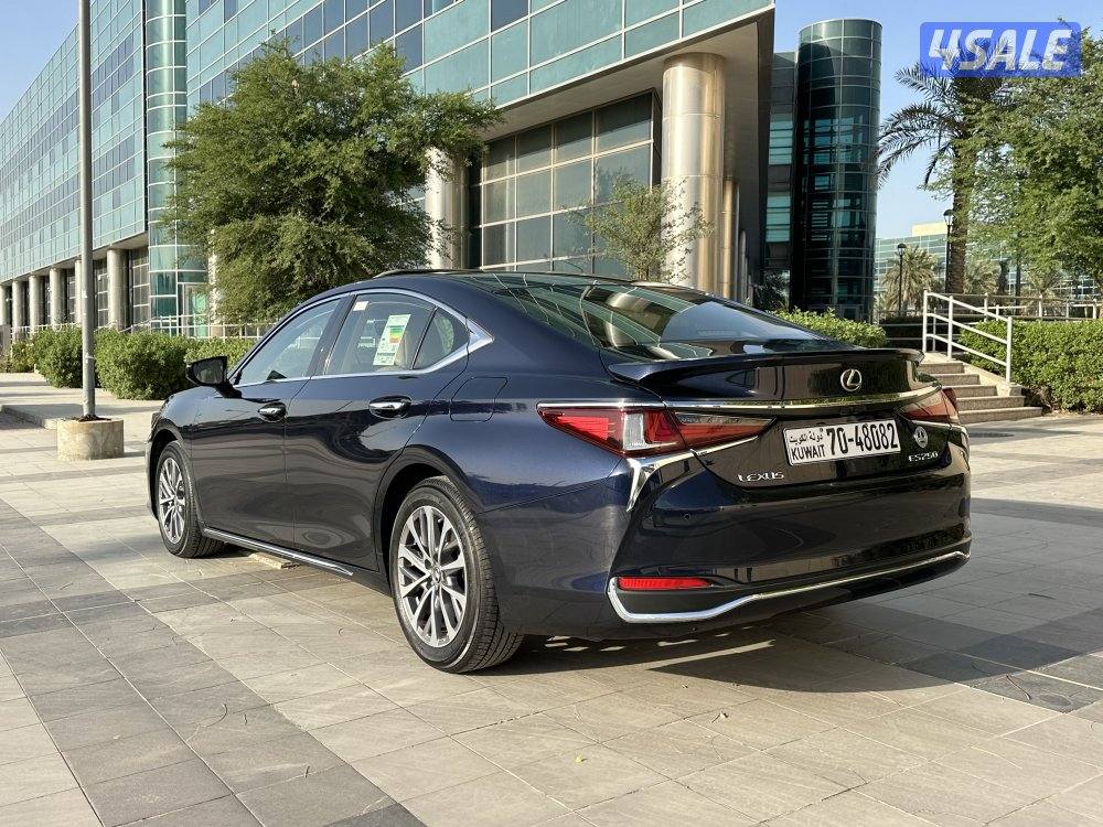 لكزس ES250 شرط الفحص 2023 ماشي 40 وارد الساير3