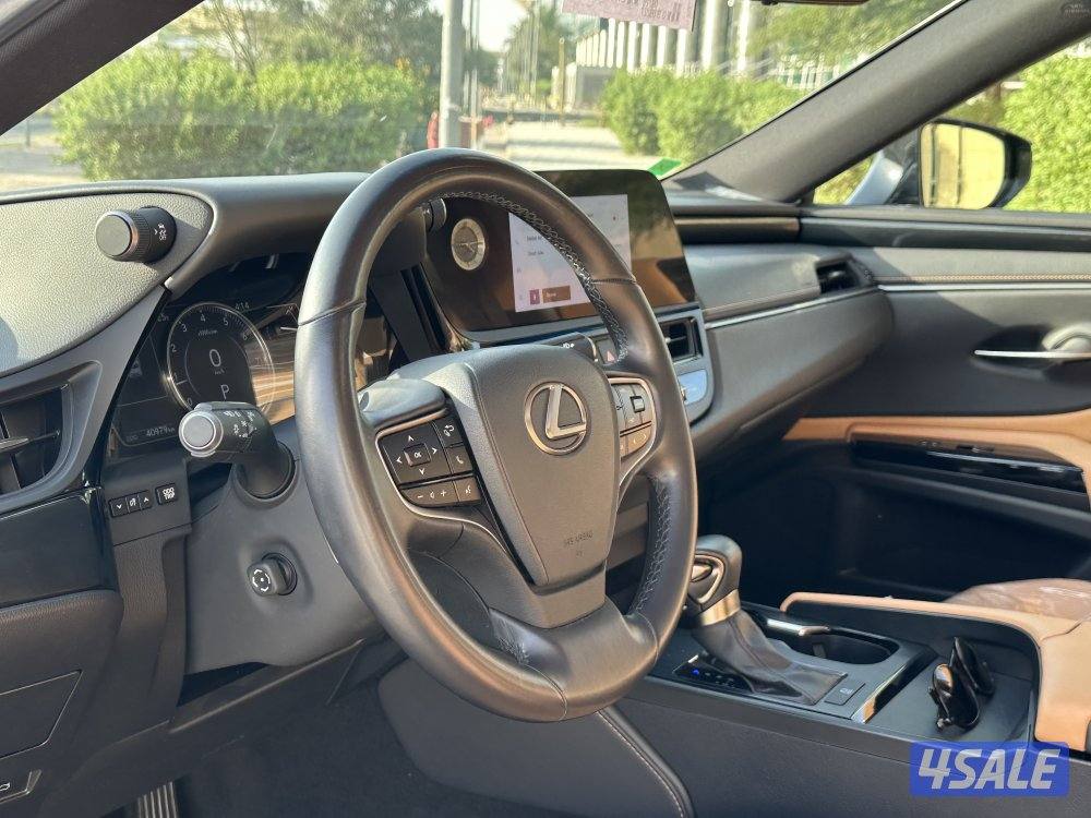لكزس ES250 شرط الفحص 2023 ماشي 40 وارد الساير8