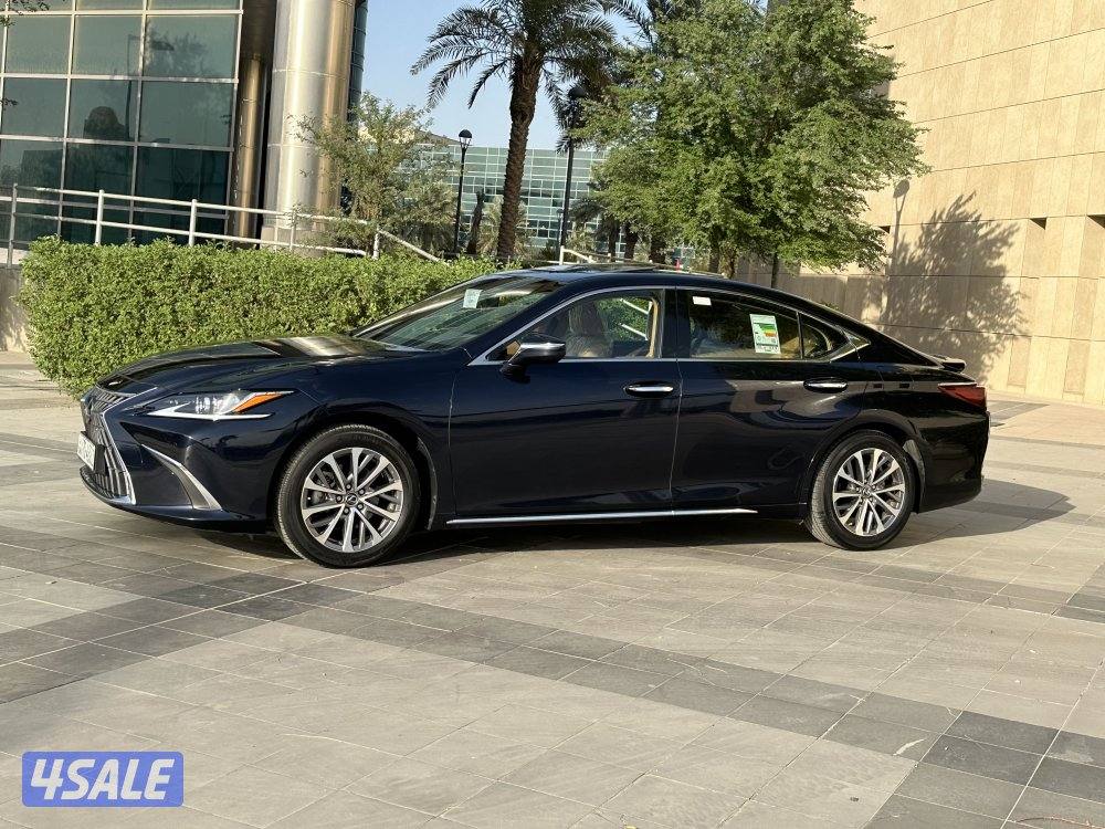 لكزس ES250 شرط الفحص 2023 ماشي 40 وارد الساير9