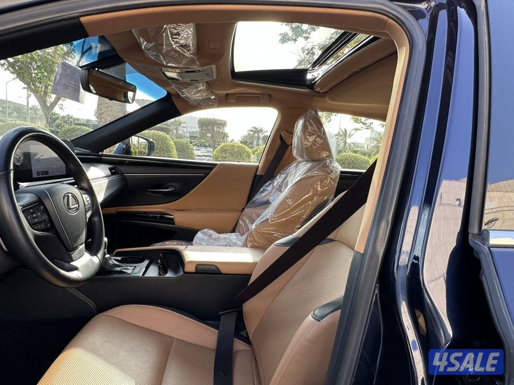 لكزس ES250 شرط الفحص 2023 ماشي 40 وارد الساير15