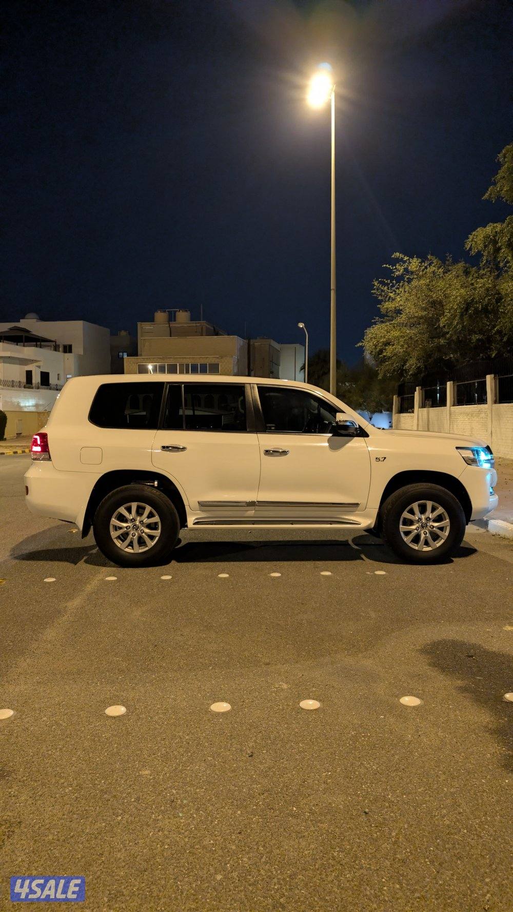 للبيع لاندكروزر في اكس ار 20161