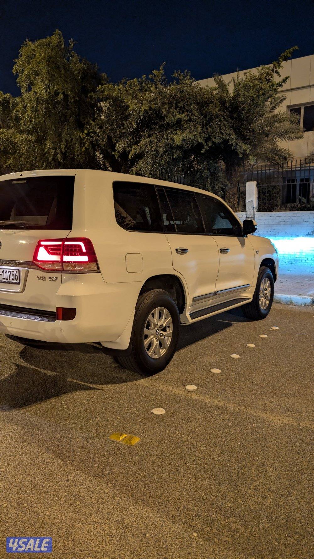 للبيع لاندكروزر في اكس ار 20162