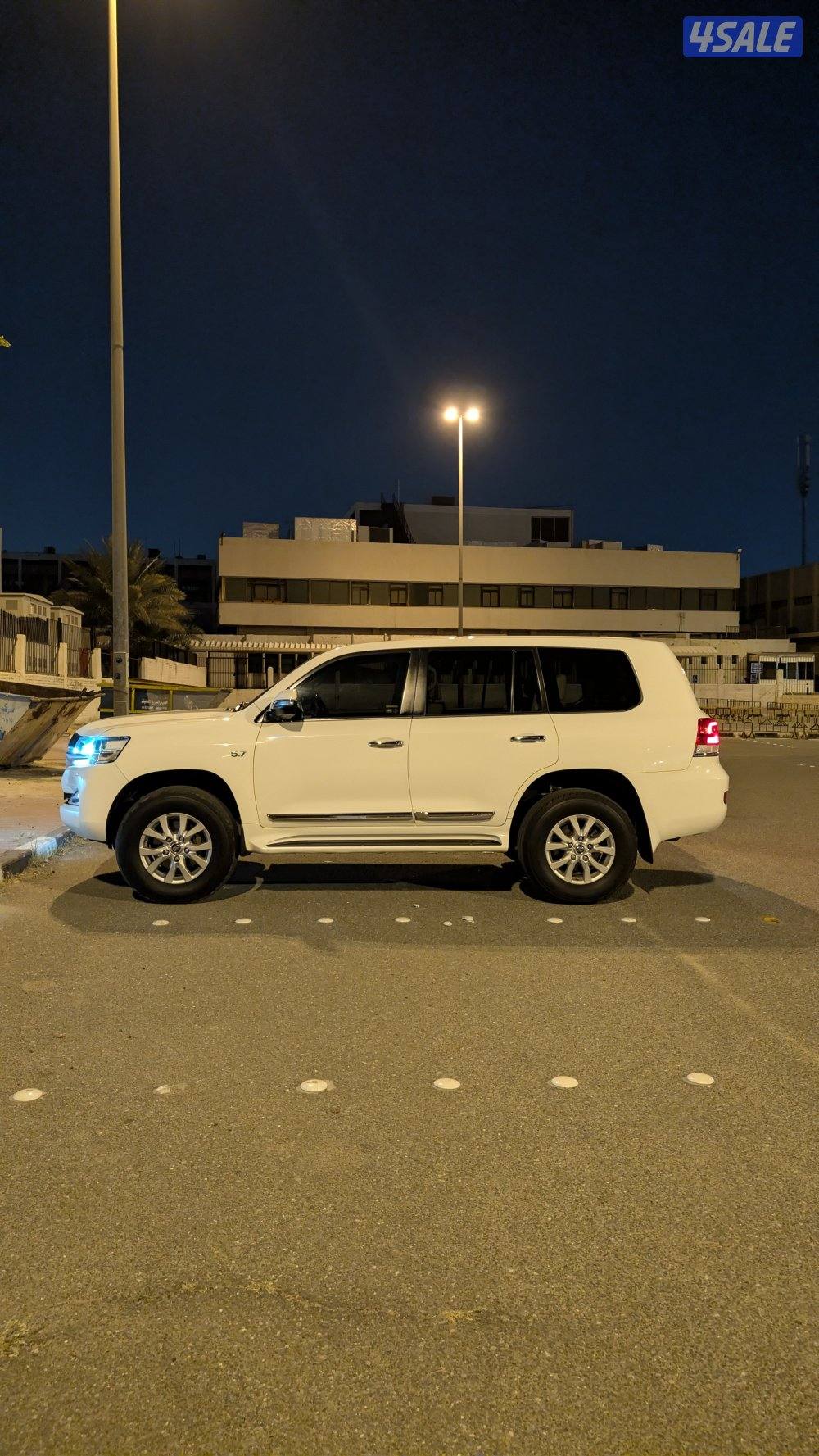 للبيع لاندكروزر في اكس ار 20163